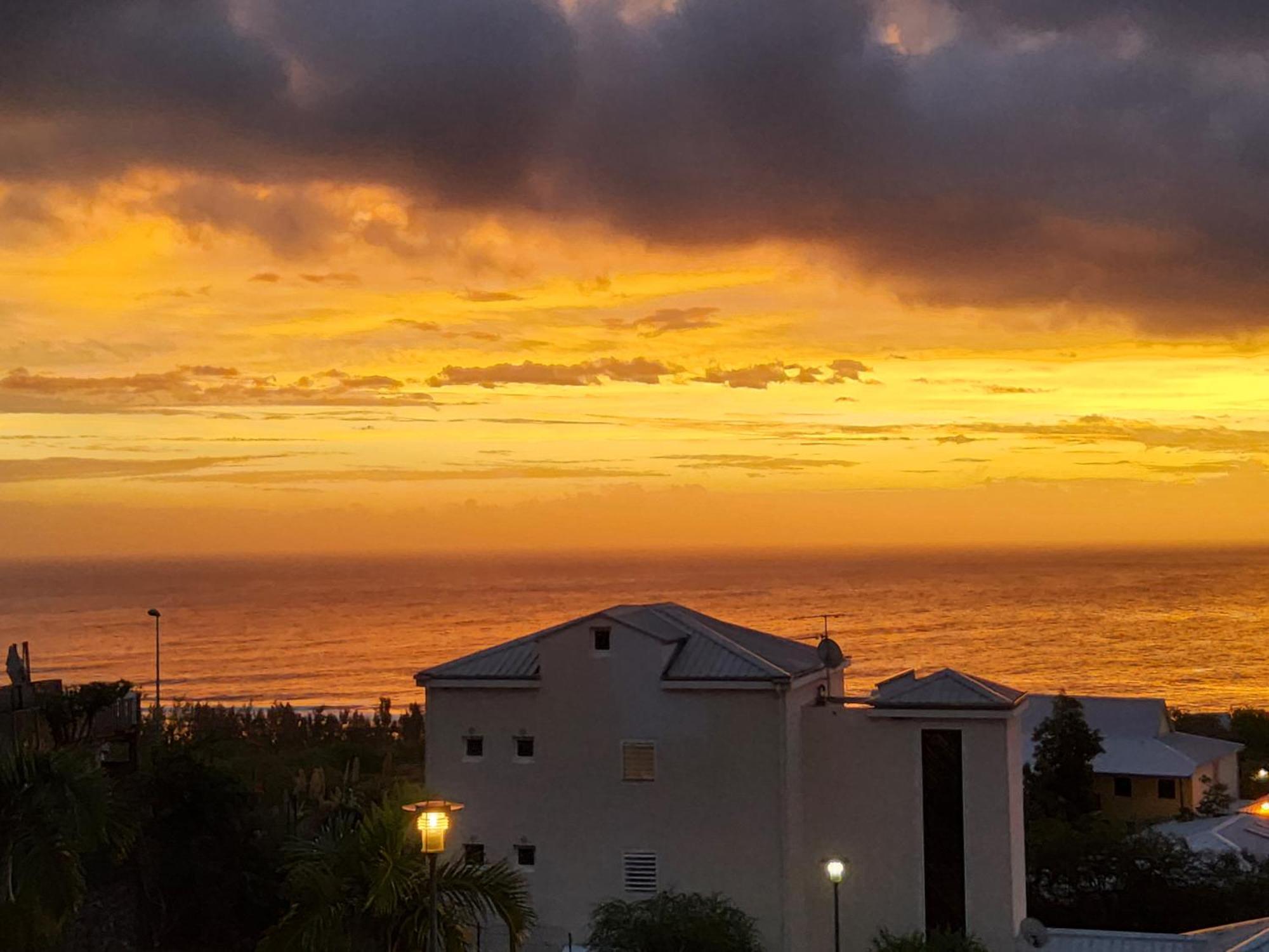 Appartamento Beau T3 Litchi Vue Ocean Piscine Saint-Gilles-les Bains Esterno foto